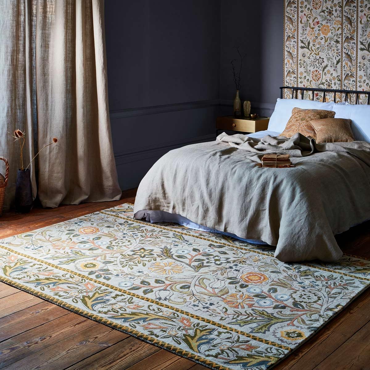 Golden Wilhelmina - Hand-Tufted Wool Rug