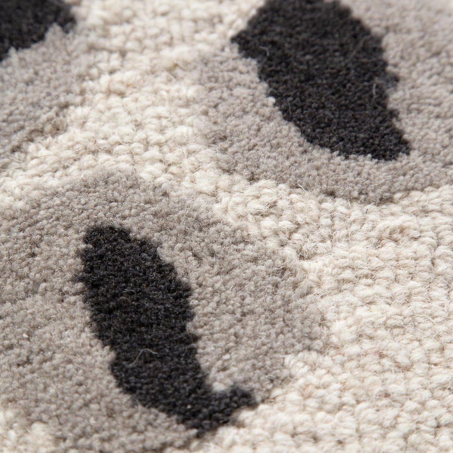 Jaguar Border - Hand Tufted Wool Rug