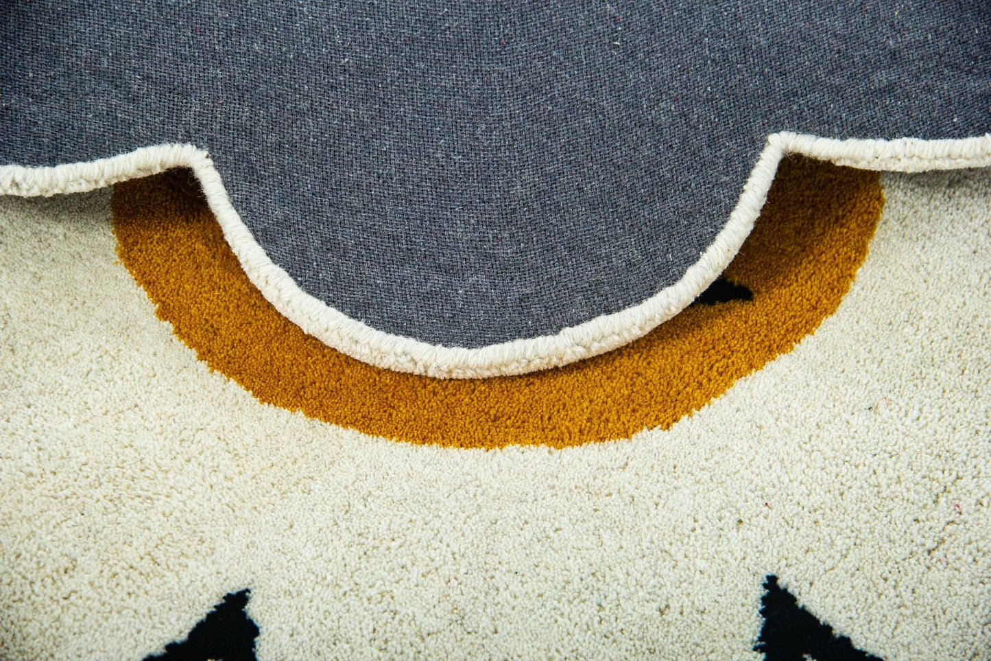 Happy Daisy - Hand-Tufted Wool Rug