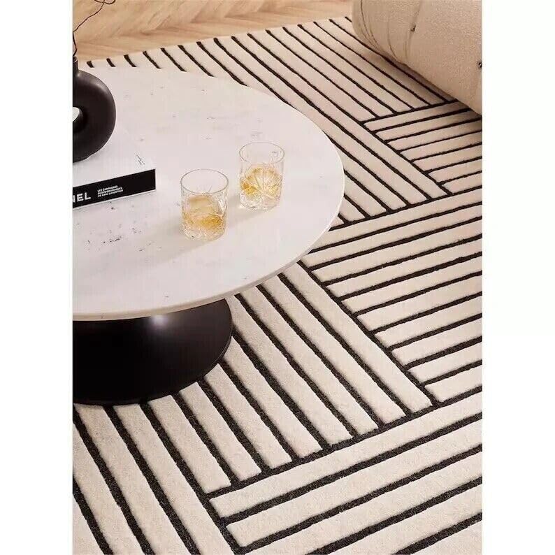 Moga - Hand-Tufted Wool Rug